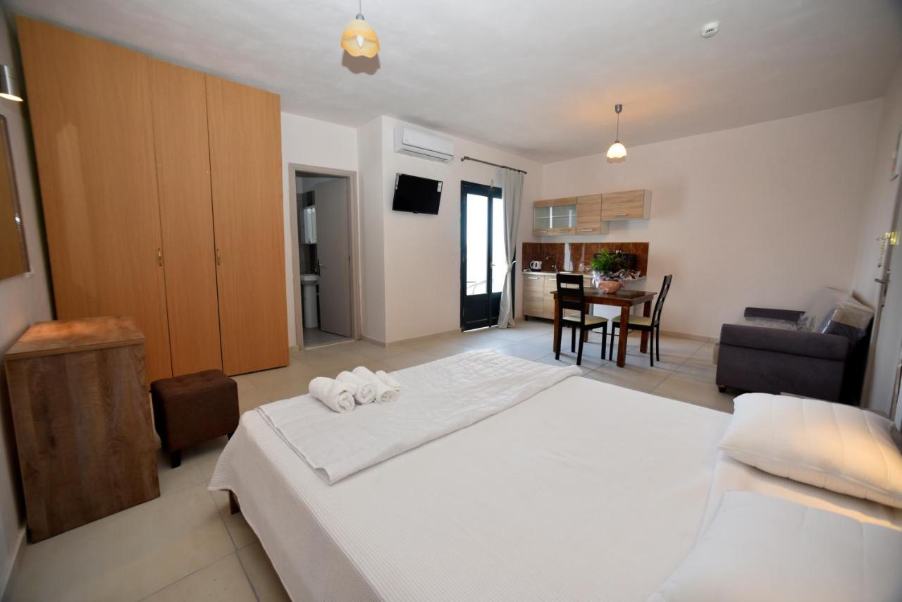 Chalkiotis Hotel Anaxos Exterior photo